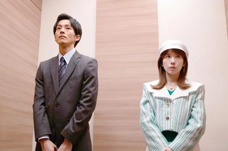 《我們離婚吧》松坂桃李(左)與仲里依紗(右)