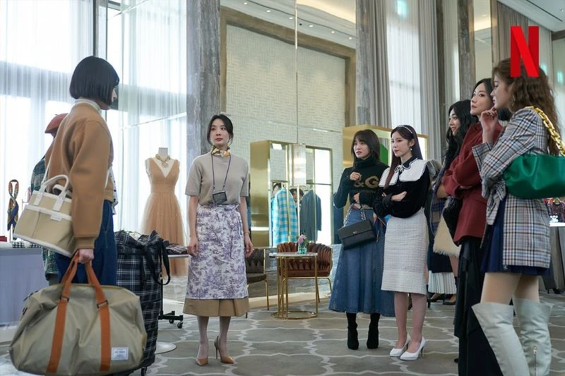 《絕世網紅》無處不在的窺視與妒忌 《絕世網紅》無處不在的窺視與妒忌