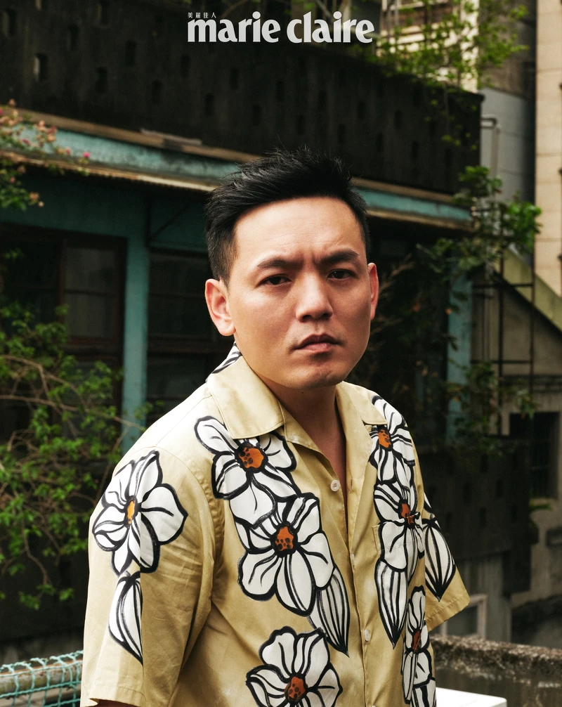 春風：印花短袖襯衫，Prada。