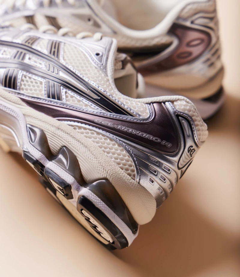 GEL-KAYANO 14 ‘Cream / Black NT. 4,580