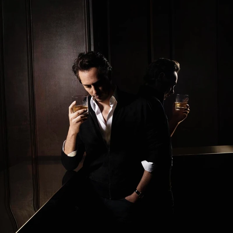 Kilian Hennesy形象照。