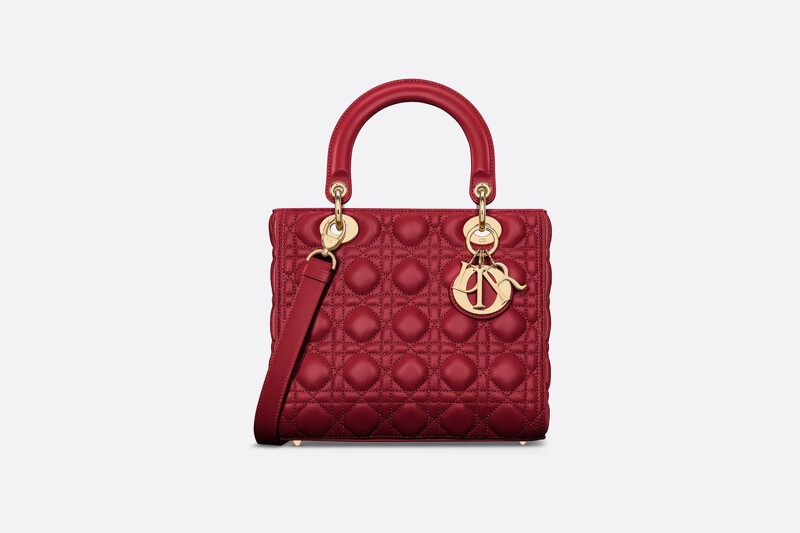 中碼Lady Dior(羊皮),NT$210,000 中碼Lady Dior(羊皮),NT$210,000