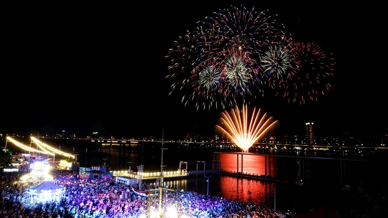 7/12「鬧熱稻埕」煙火秀 7/12「鬧熱稻埕」煙火秀