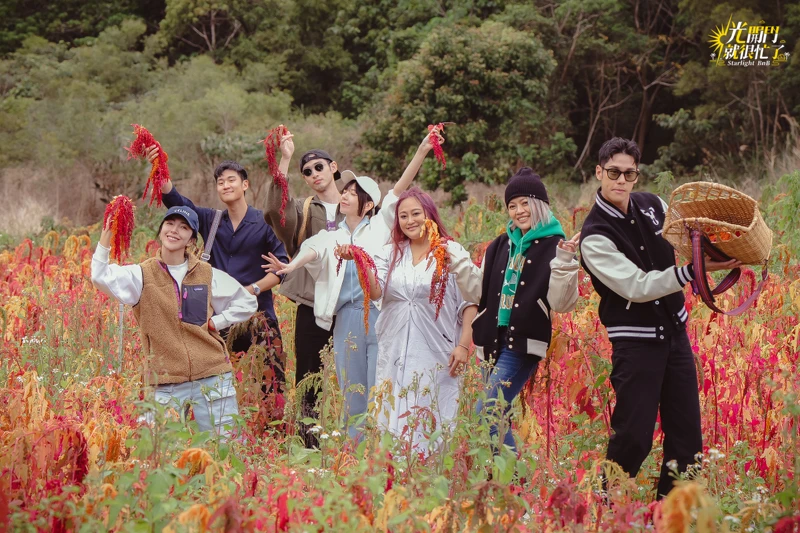 《光開門就很忙了》左起楊謹華、周興哲、章廣辰、郭雪芙、家家、戴愛玲、周予天