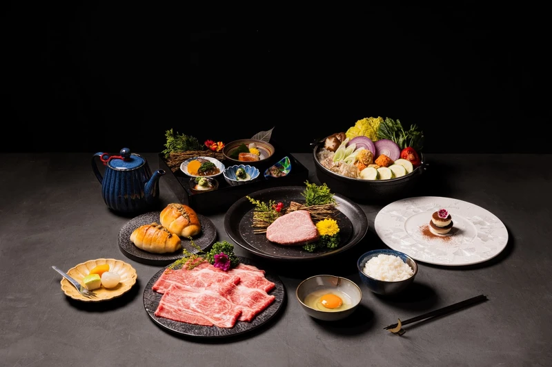 用餐全程將有工作人員「擔當」提供桌邊服務。 用餐全程將有工作人員「擔當」提供桌邊服務。