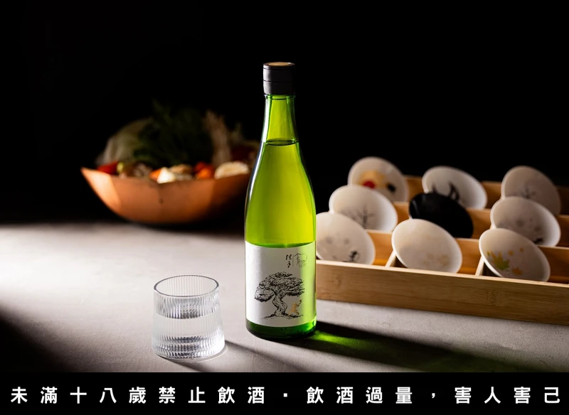 日本四國百年酒造「桂月酒造」為金月獨家釀造的聯名款清酒。 日本四國百年酒造「桂月酒造」為金月獨家釀造的聯名款清酒。