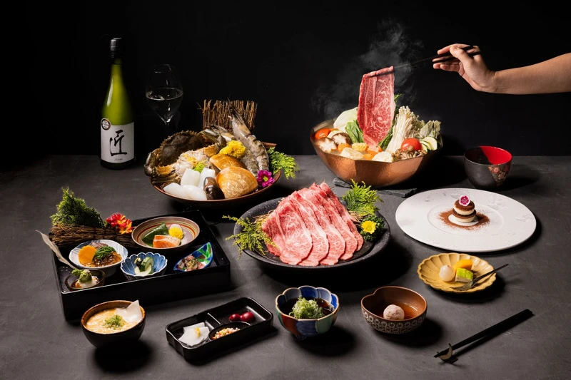 餐點提供二至四人套餐,道道精彩。 餐點提供二至四人套餐,道道精彩。