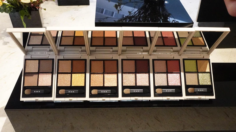 RMK 立體調色眼盤 各NT$2,150 (左起) 01 Soft Spot、02 Street Smart、03 Compassionate、04 All Heart、EX-01 Affectionate、EX-02 Enigmatic RMK 立體調色眼盤 各NT$2,150 (左起) 01 Soft Spot、02 Street Smart、03 Compassionate、04 All Heart、EX-01 Affectionate、EX-02 Enigmatic
