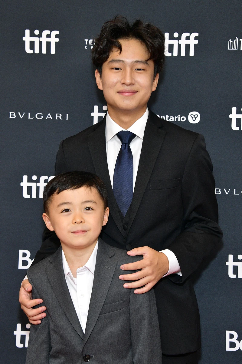 黃伊森、黃度現