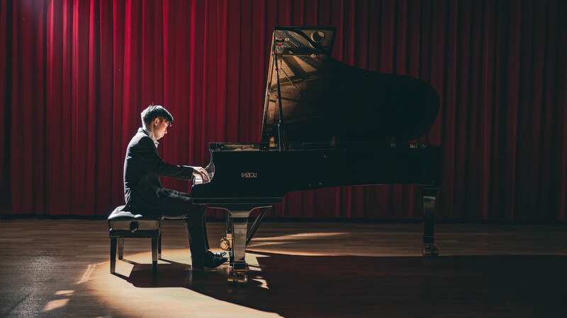 奇美音樂節「銀幕上的古典音樂」,邀請汪奕聞舉辦鋼琴獨奏會。(黃敬庭攝) 奇美音樂節「銀幕上的古典音樂」,邀請汪奕聞舉辦鋼琴獨奏會。(黃敬庭攝)