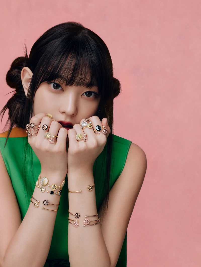 Dior品牌大使的韓國女團NewJeans成員Haerin演繹形象照