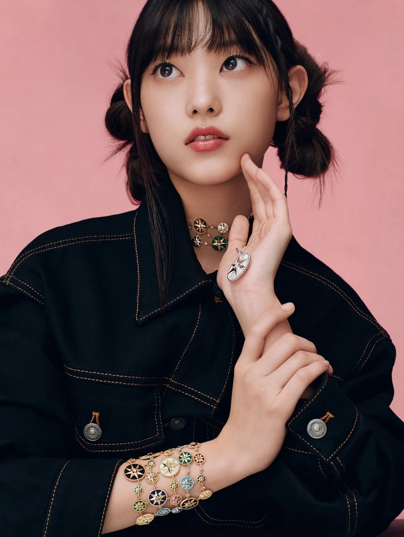 Dior品牌大使的韓國女團NewJeans成員Haerin演繹形象照