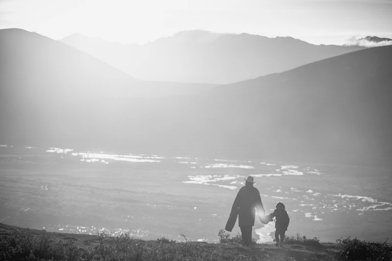 HIMA JOMO香水情境照。