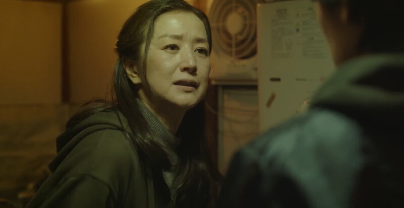 《火燒御手洗家》鈴木京香面對兒子虛心的眼神