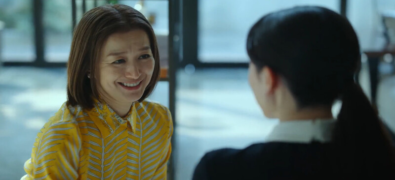 《火燒御手洗家》鈴木京香有求於永野芽郁皮笑肉不笑的臉