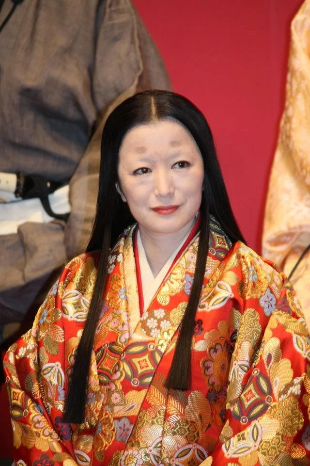 《清須會議》鈴木京香為三谷幸喜的電影剃眉毛，還原古時候女人裝扮