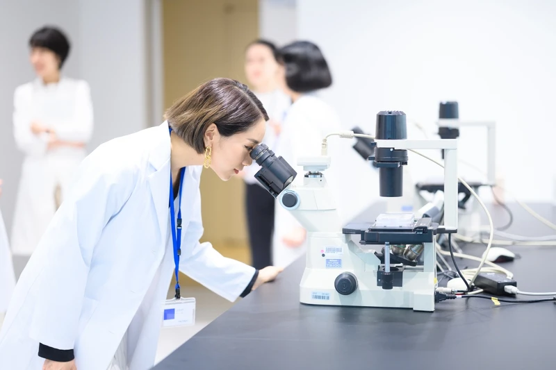 肌膚之鑰全球創新中心實驗室參訪 肌膚之鑰全球創新中心實驗室參訪