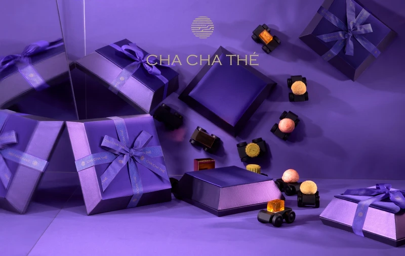 尊爵紫氣勢非凡。