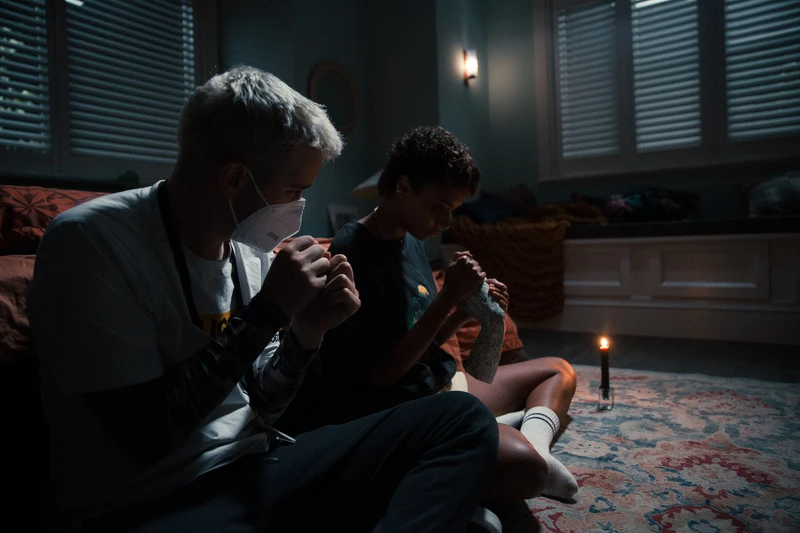 電影《鬼手鬼手 請開口》導演從網紅轉戰電影圈大成功_丹尼菲利浦(Danny Philippou)指導女主角蘇菲(Sophie Wilde) 電影《鬼手鬼手 請開口》導演從網紅轉戰電影圈大成功_丹尼菲利浦(Danny Philippou)指導女主角蘇菲(Sophie Wilde)