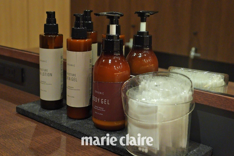 自創品牌 YOKOU 余香系列，使用松樹、柏樹和雪松、日本樹木作為香調來源。