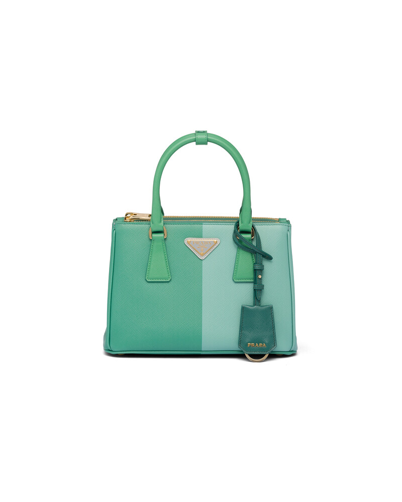 Prada Galleria Saffiano 皮革特別版包款,NT240,000。 Prada Galleria Saffiano 皮革特別版包款,NT240,000。