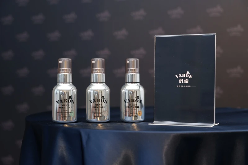 VARON汎倫紳仕多效活顏精華120ml,NT2,800 VARON汎倫紳仕多效活顏精華120ml,NT2,800