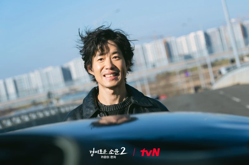 劉俊相飾演賈模度