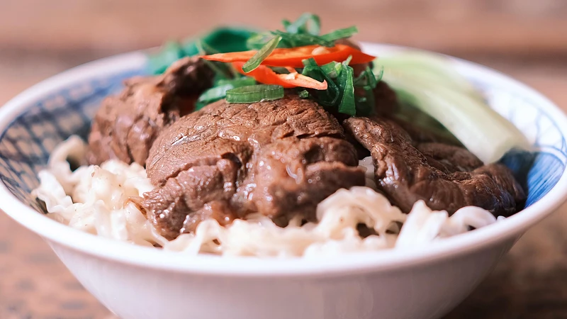 「阿村牛肉湯」極限定乾拌牛肉拌麵