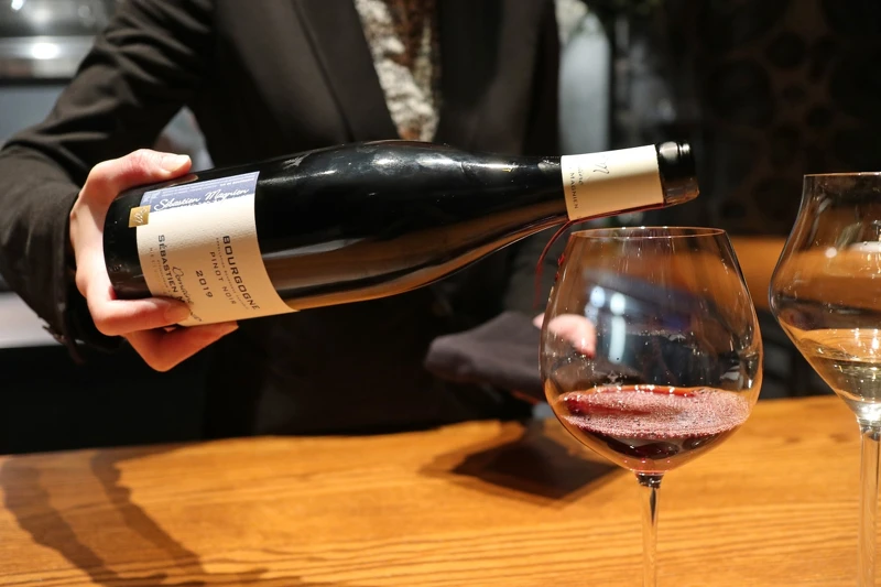 將有專業侍酒師為 AKIN 規劃的酒單兼具深度與廣度。 將有專業侍酒師為 AKIN 規劃的酒單兼具深度與廣度。