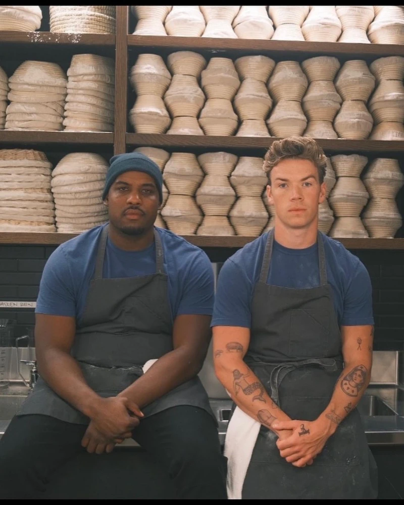 帥氣模樣讓人眼睛為之一亮。