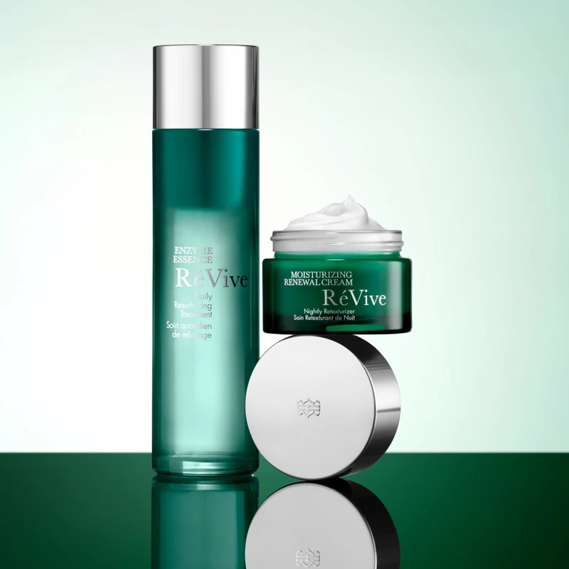 ReVive激光活膚晶露與光采再生活膚霜。 ReVive激光活膚晶露與光采再生活膚霜。