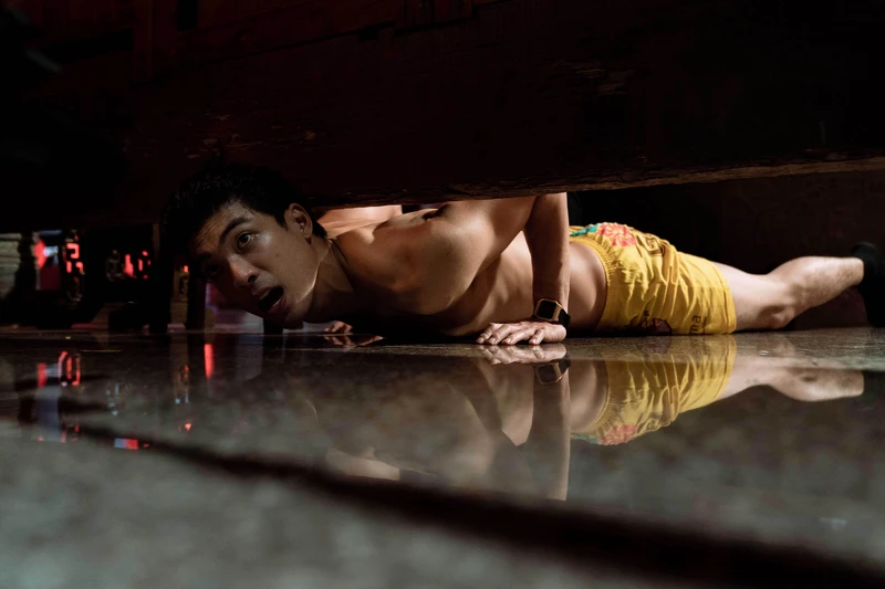 《地獄里長》林哲熹劇中協助查案,不惜犧牲色相潛入議長的神秘招待所 《地獄里長》林哲熹劇中協助查案,不惜犧牲色相潛入議長的神秘招待所