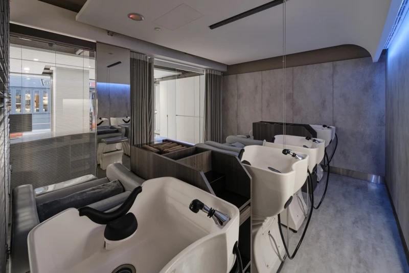 初生生頭皮養護中心永康店洗髮區。 初生生頭皮養護中心永康店洗髮區。