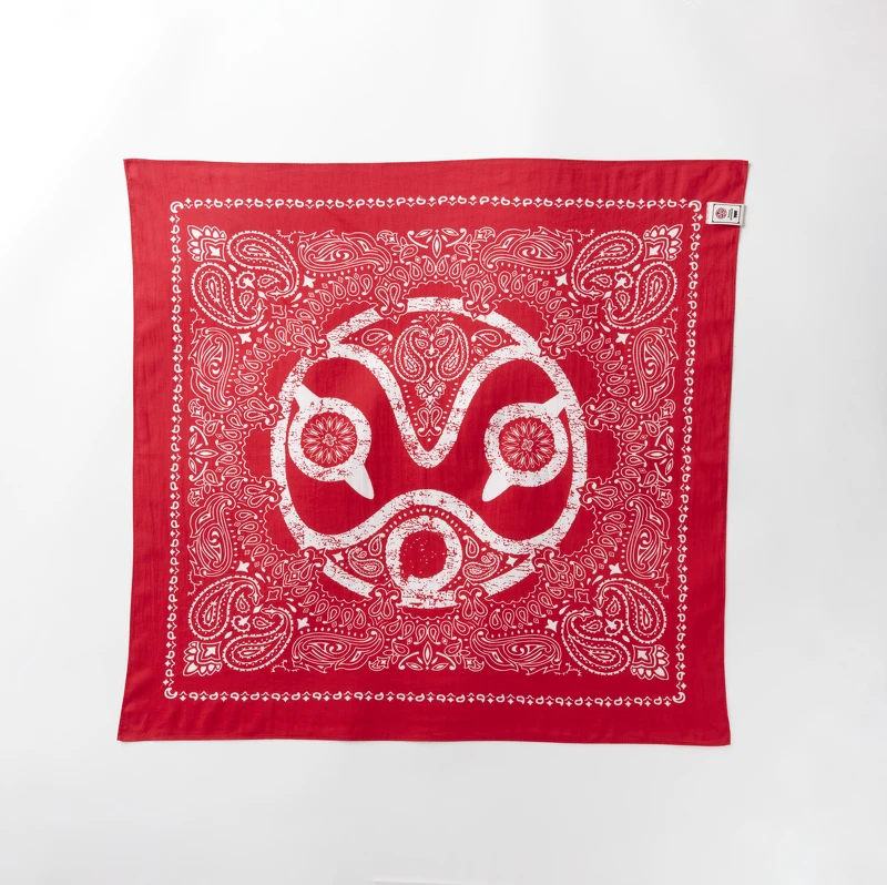 Levi's® X Princess Mononoke 經典方巾 NT$1,900。 Levi's® X Princess Mononoke 經典方巾 NT$1,900。