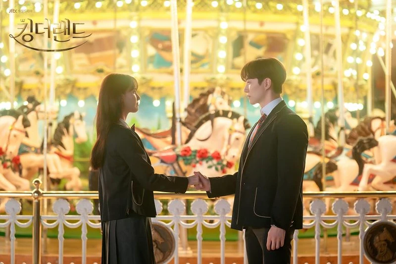 本部長嗣朗Coplay高中生,模仿我的野蠻女友橋段 本部長嗣朗Coplay高中生,模仿我的野蠻女友橋段