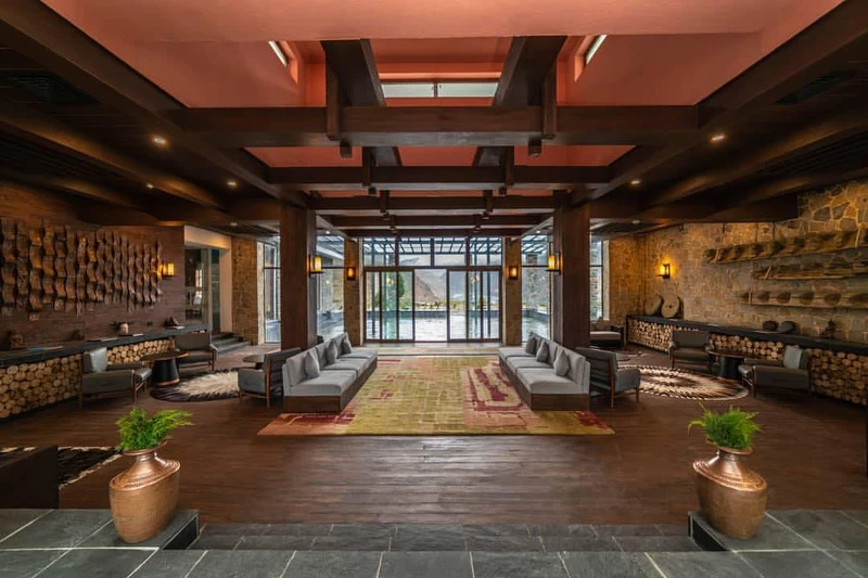 建築由美國知名設計師比爾・本斯利(Bill Bensley)親自操刀設計。 建築由美國知名設計師比爾・本斯利(Bill Bensley)親自操刀設計。