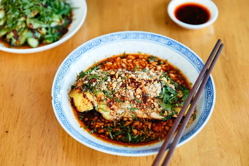 提供道地的陝西料理。