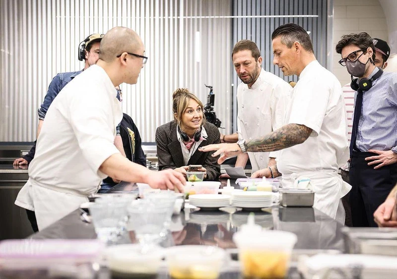 第七集〈叉子〉在米其林級餐廳「Ever」拍攝。