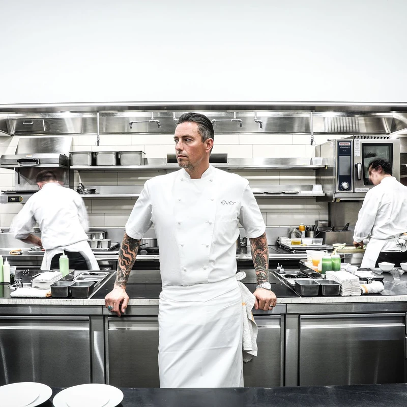 主廚為 Curtis Duffy。