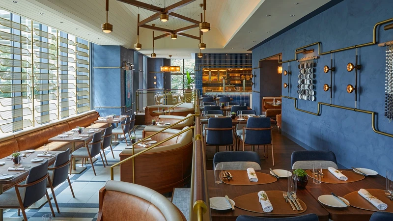 2樓District餐廳白天採光明亮通透 2樓District餐廳白天採光明亮通透