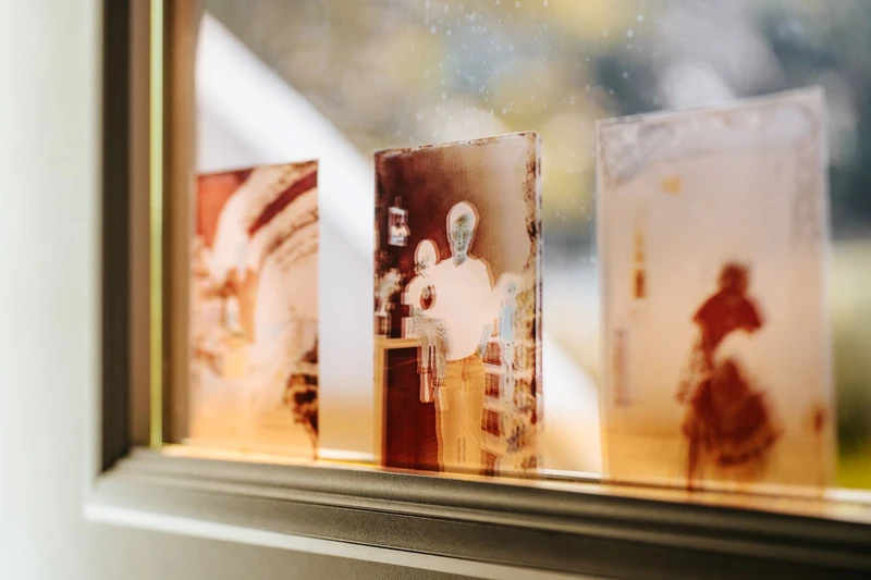 創作者重訪並重組那些未知的記憶，融合出一種全新的領悟。《Leave A Message 留言》展 Artist：劉芳一Fangyi Liu © ALIEN Art Centre 永添藝術．金馬賓館當代美術館 