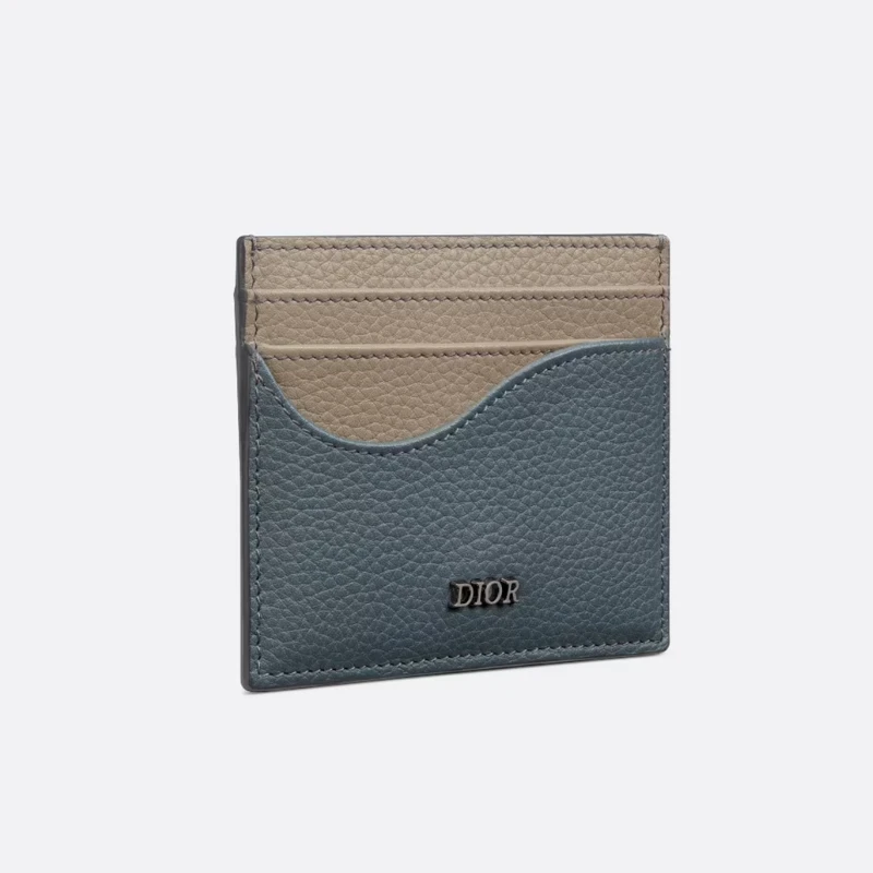 Saddle棕與深灰色顆粒小牛皮卡片套,NT14,500 Saddle棕與深灰色顆粒小牛皮卡片套,NT14,500