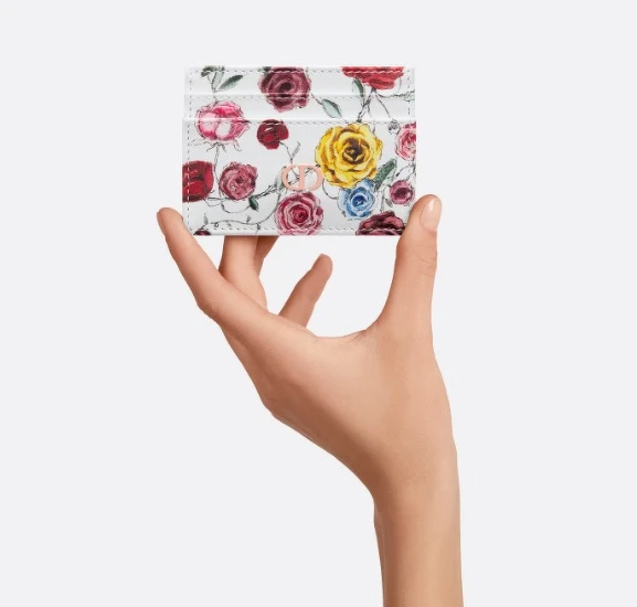 Dior Caro Florilegio印花5 隔層卡片套NT12,000 Dior Caro Florilegio印花5 隔層卡片套NT12,000