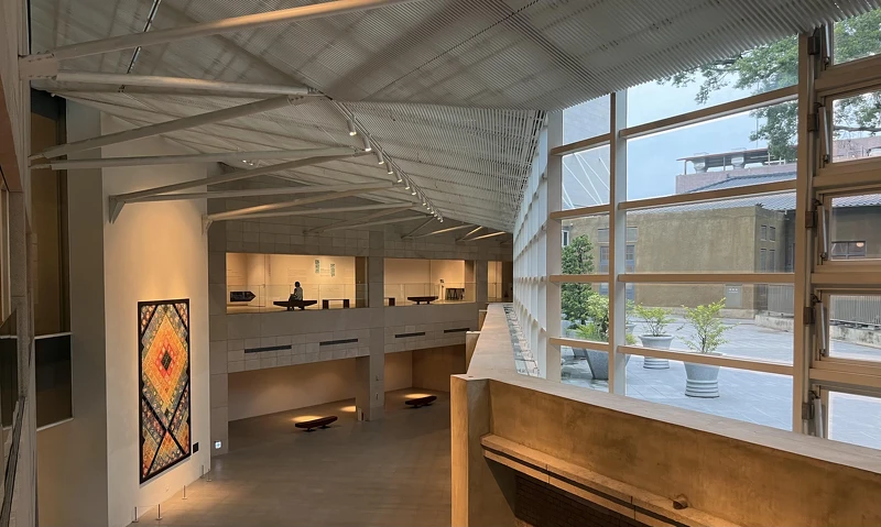 南美館1館，室內一隅。