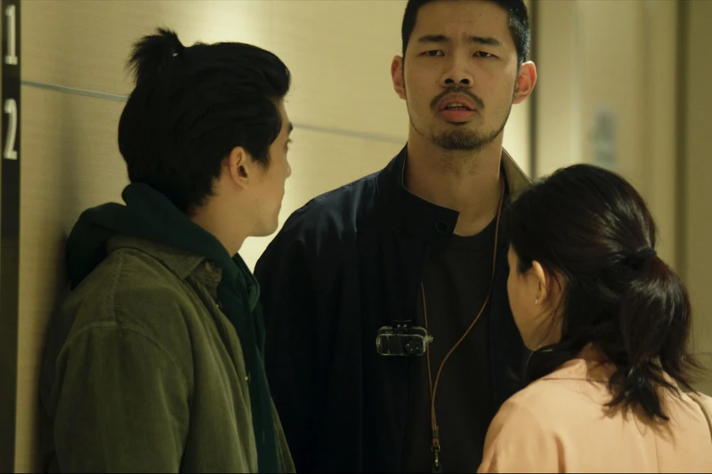 《地獄里長》陳大天(中)劇中在醫院驚見嫌疑犯身影 《地獄里長》陳大天(中)劇中在醫院驚見嫌疑犯身影