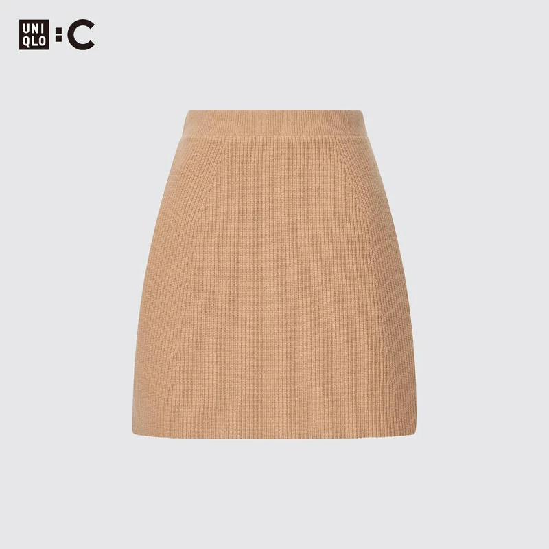 特級小羊毛迷你裙 售價 NT$990。