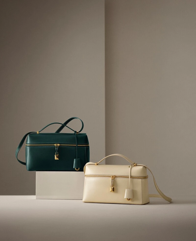 Loro Piana EXTRA BAG皮革手拿小包,NT$107,800。 Loro Piana EXTRA BAG皮革手拿小包,NT$107,800。