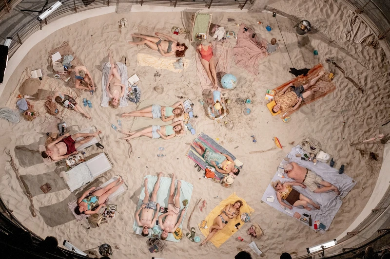 《太陽與海》臺北藝術節提供,攝影:Gabrielius Jauniškis 《太陽與海》臺北藝術節提供,攝影:Gabrielius Jauniškis