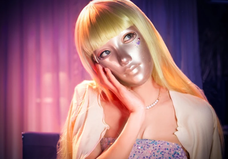 《假面女郎》劇情故事 《假面女郎》劇情故事