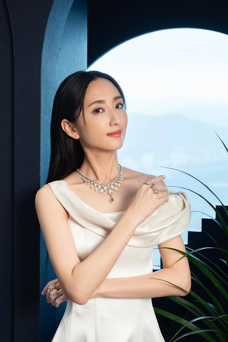 柯佳嬿出席Metamorphosis by De Beers 高級珠寶展